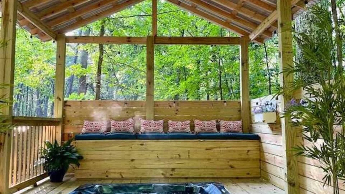 Mentone House | Canopy Woods - 2 beautiful homes with a hot tub