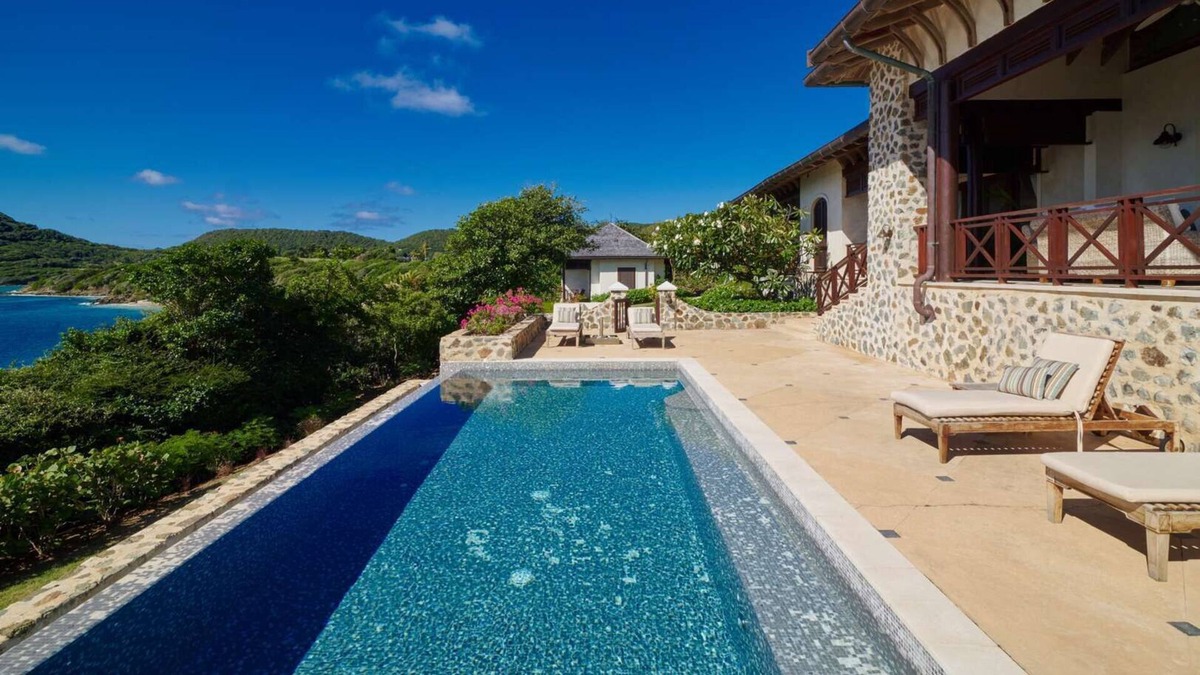 Carenage Villa | Canouan Beach House Luxury villa