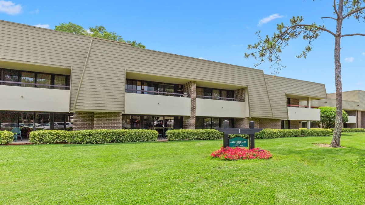 Palm Harbor Condo | CANTERBURY 2250 AT INNISBROOK
