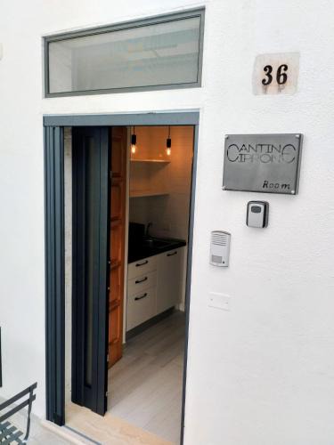 Monte Sant'Angelo Bed & Breakfast | Cantine Cippone Room