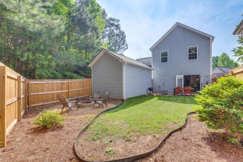 Holly Springs House | Canton Home with Fenced Yard 6 Mi to Lake Allatoona