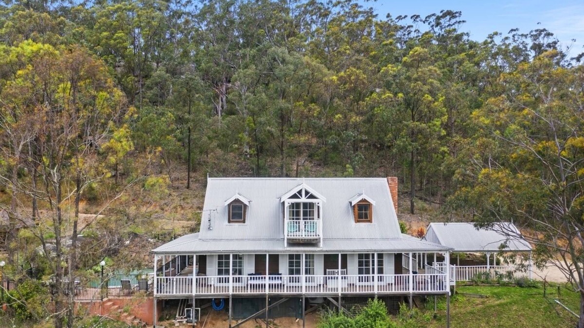 Broke Cottage | Cants Cottage - Loft House with a View