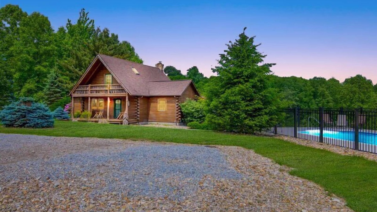 Rockbridge Cabin | Cantwell Prairie | Game Room | Pool