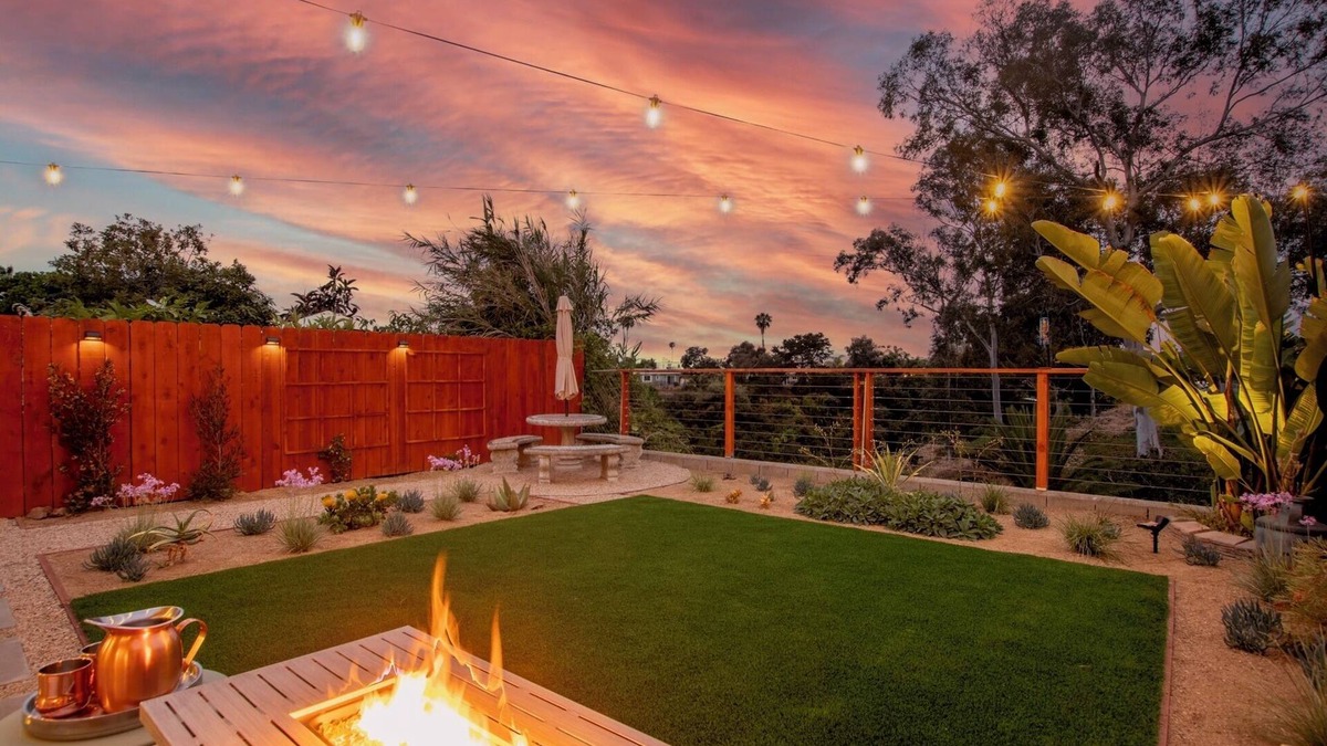 Bay Ho House | Canyon Oasis- Close to Beaches