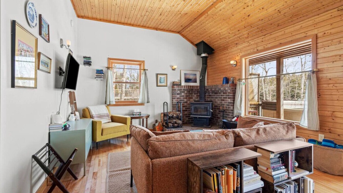Smiths Corner House | Canyon Point Cozy Cottage -Hot tub-Lakefront