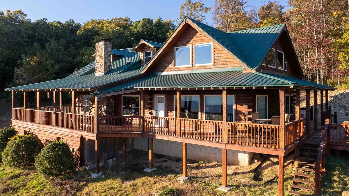 Jasper Cabin | Canyon's Edge Family Cabin- best scenic canyon views, hot tub & fire pit!