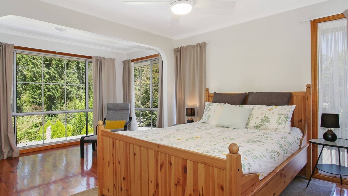 Bright House | Canyon Walk House - Located in the heart of Bright