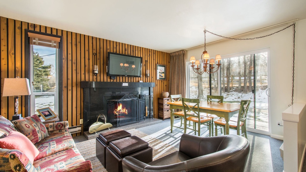 South Snyderville Basin Condo | Canyons View 9: 2 bedroom 2 bathroom condo across the street for the Cabriolet lift