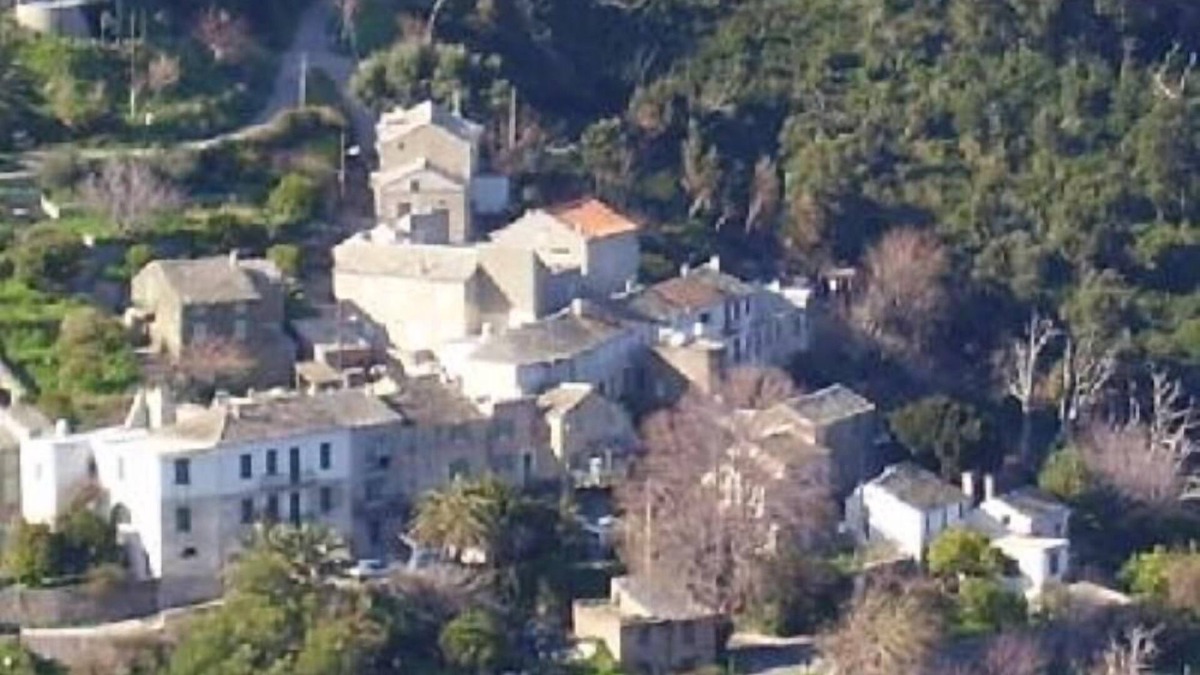 Cagnano Apartment | Cap Corsica - gite in traditional stone house overlooking maquis and sea