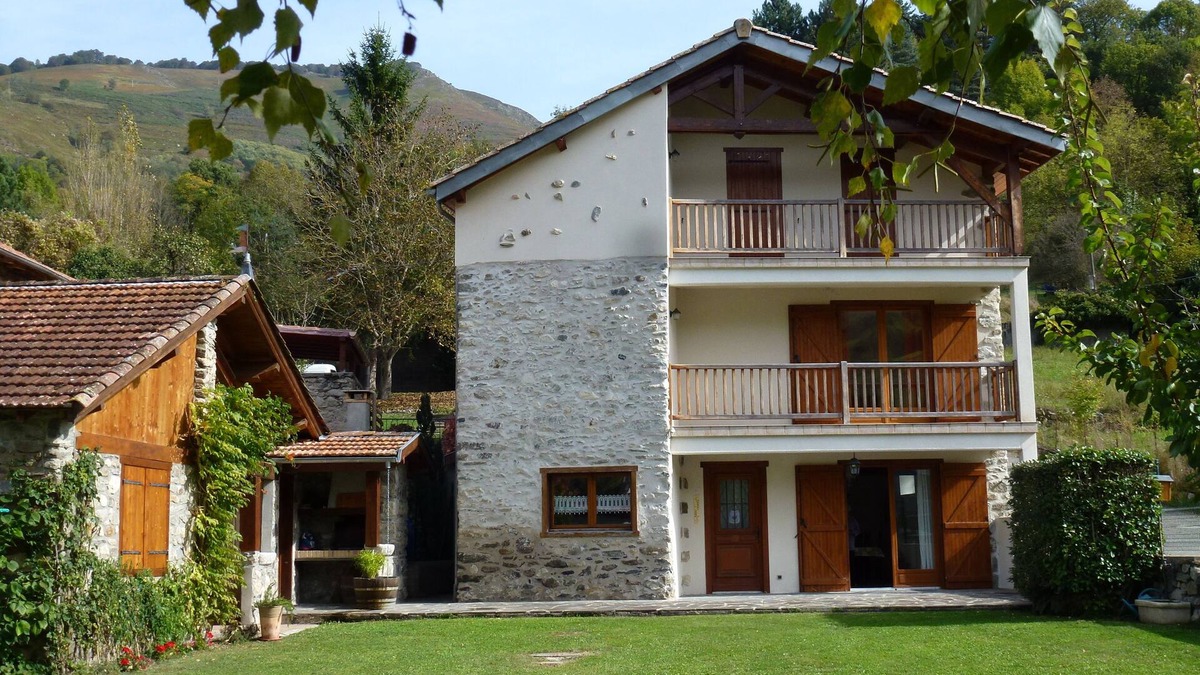 Arnave Ski Chalet | Cap D'arnave, au Carrefour des Vallées