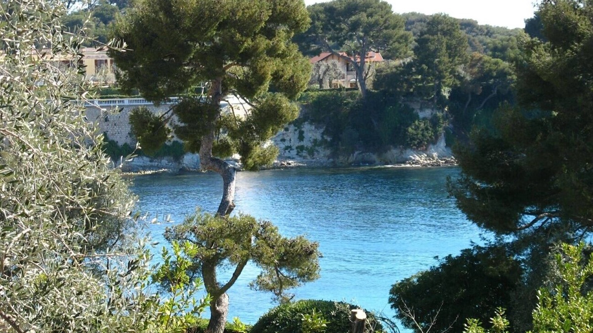 Cap-Ferrat House | CAP FERRAT, 100 m FROM THE BEACH AND PORT, LUXURY AND COMFORTABLE VILLAGE HOUSE