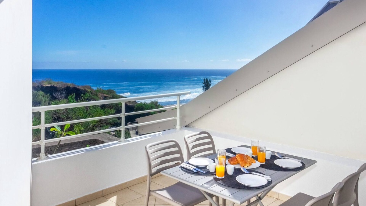 Caphomard Apartment | Cap Lobster - spacious apartment with magnificent sea view near the beach