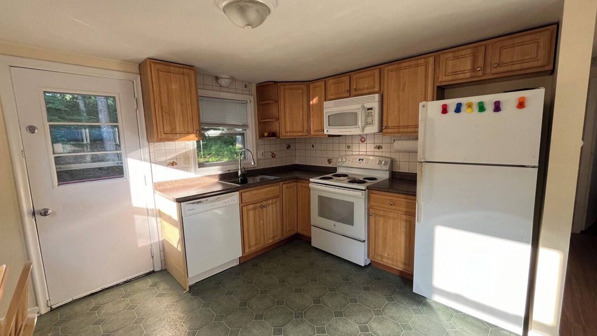 Mashpee Cottage | Cape Cod Charm Near Lake, Ocean, and Local Attractions