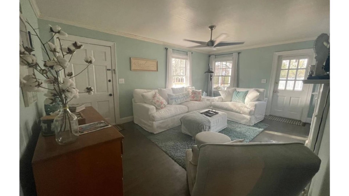 Edenton House | Cape Cod cottage close to Prembroke Creek