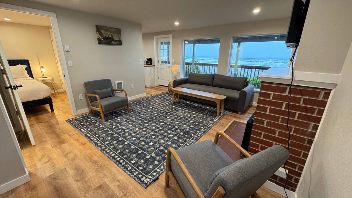 Waldport Cottage | Cape Cod Cottages #6 - Oceanfront Serenity