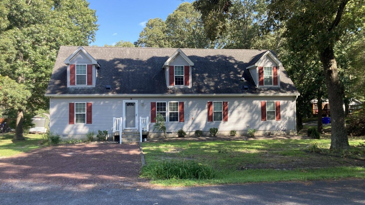 Rehoboth Beach Cottage | Cape Cod in Rehoboth Beach, Pet Friendly