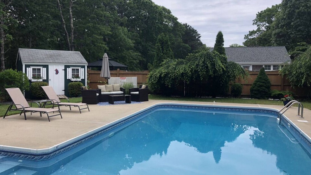Dennis House | Cape Cod Rare Opportunity, minutes to beach, private pool