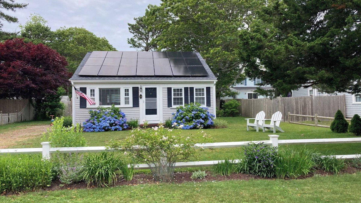 West Yarmouth Cottage | Cape Cod summer cottage with private beach access
