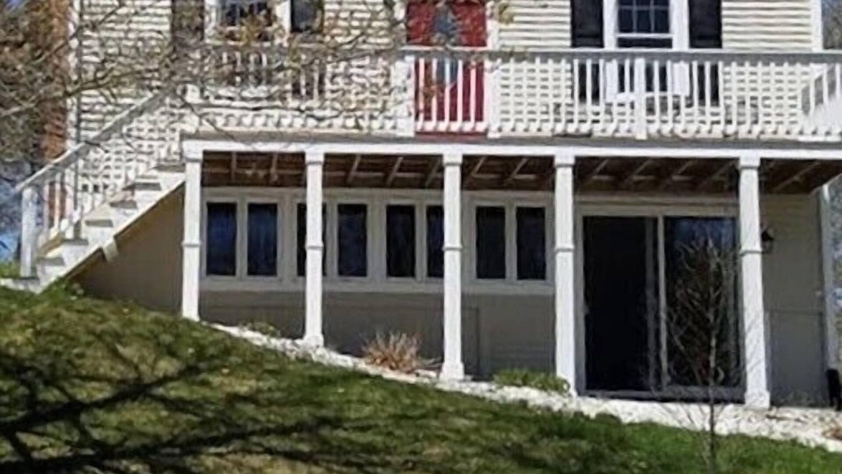 East Falmouth House | Cape Escape