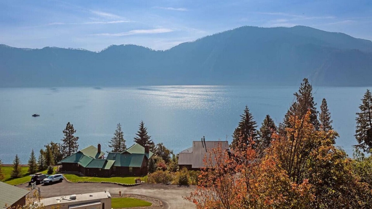 Bayview House | Cape Horn House · Bayview, Idaho ~ 4 Bd/ Sleeps 10-Lakeview