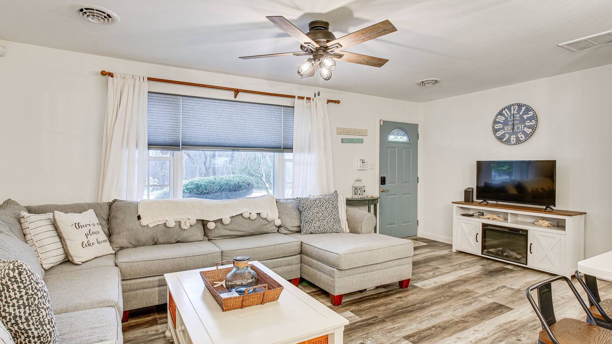 Town Bank House | Cape May Home w/Deck ~ 2 Mi to Beach!