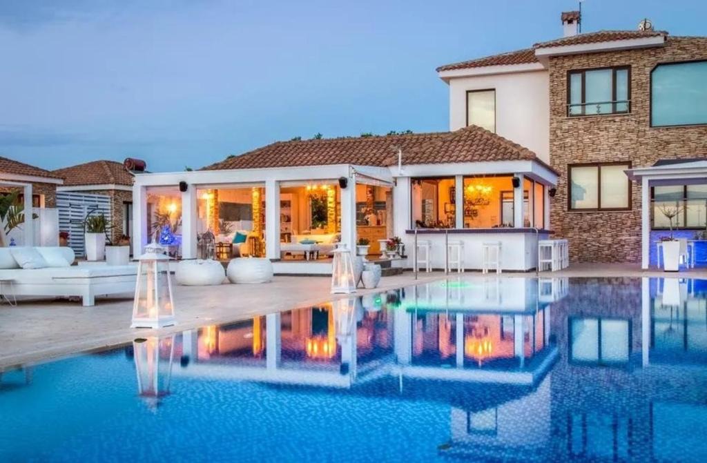 Cape Greko House | Cape Serenity Mansion