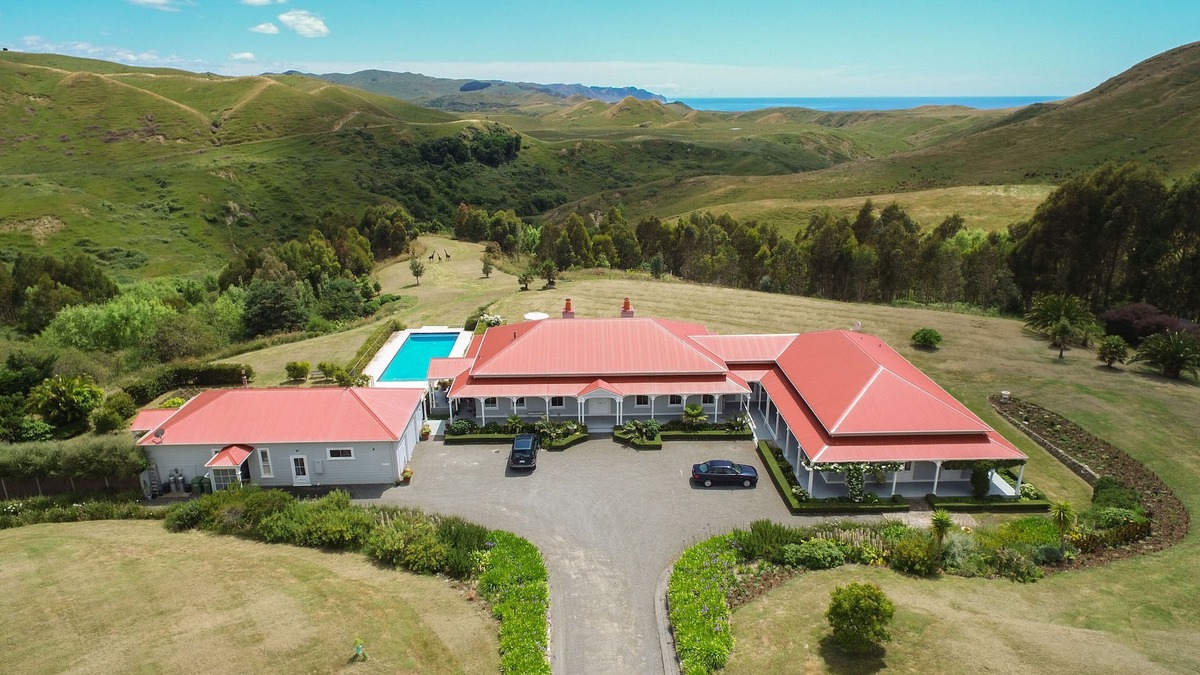 Waimarama House | Cape South Estate - idyllic character property in rural setting close to beaches