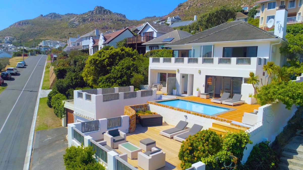Fish Hoek House | Cape Town Villa with fantastic False Bay views