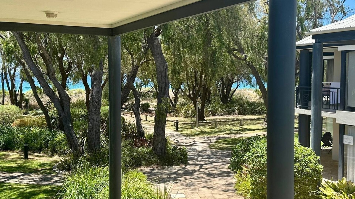 City Of Busselton House | Cape View Beach Resort - Endless Summer