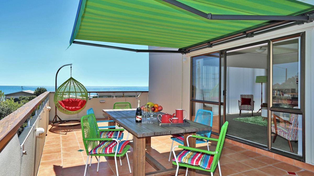 Haumoana House | Cape View Villa: Well-appointed house with stunning sea views! Family-friendly.