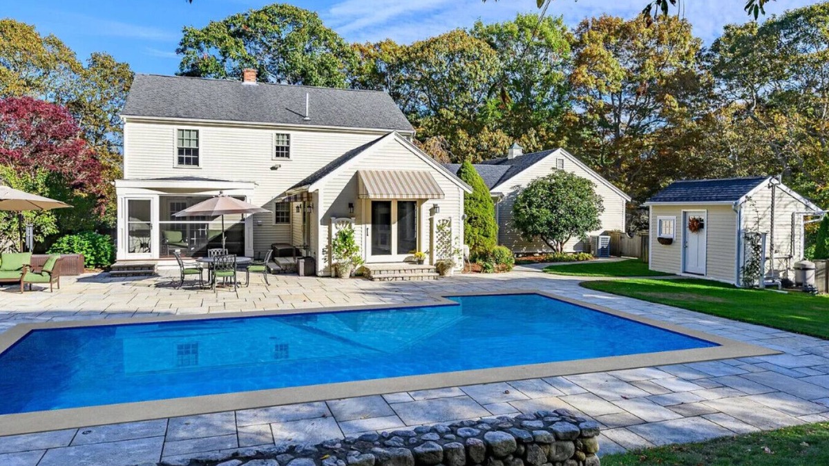 Barnstable House | CapeSearenity - Large Pool, Beach Passes, and More!