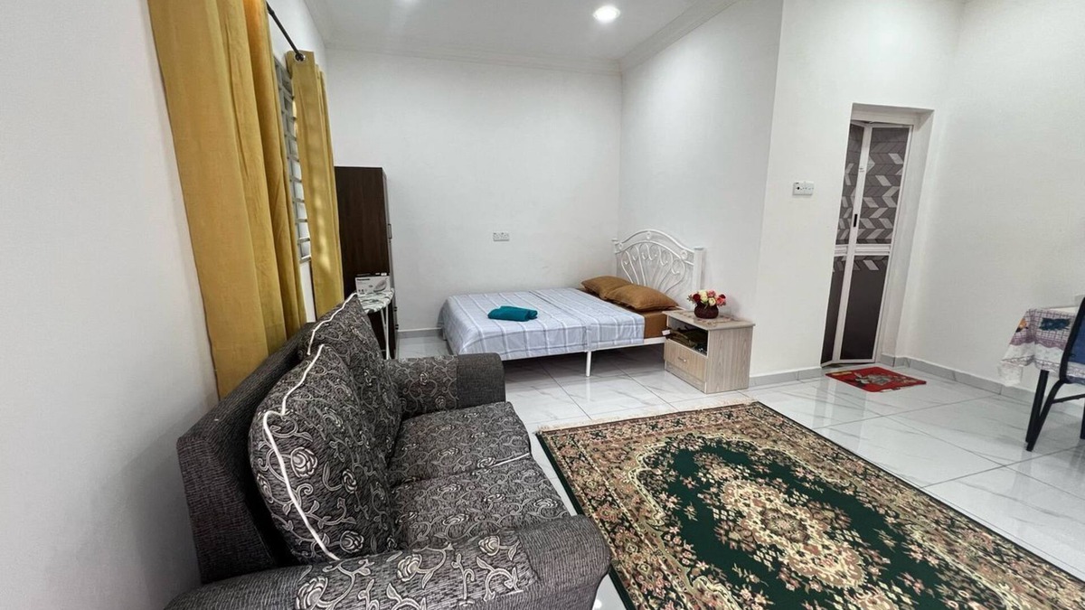 Larut Hotel | Capital O 91117 Noor Room Stay