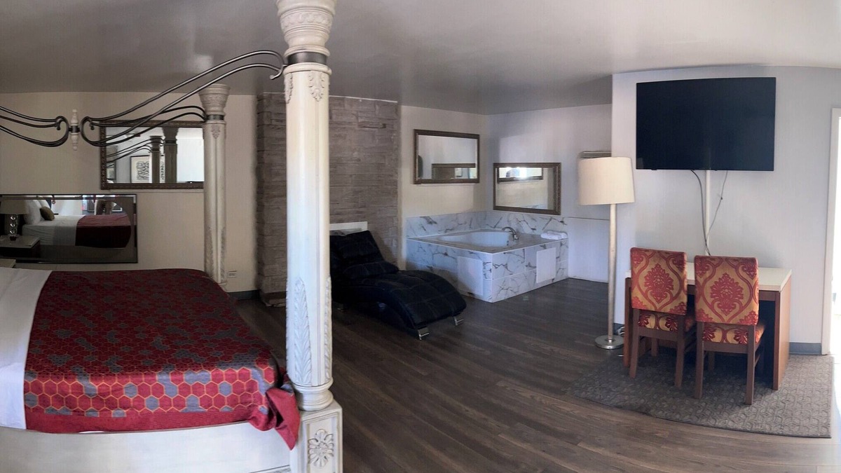 South Holland Hotel | Capital O Elite Inn & Suites South Holland I 94