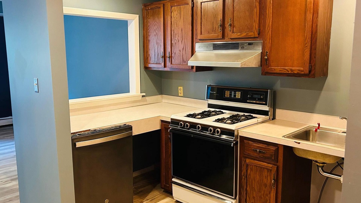 Alpine Township Hotel | Capital O Swan Inn Comstock Park