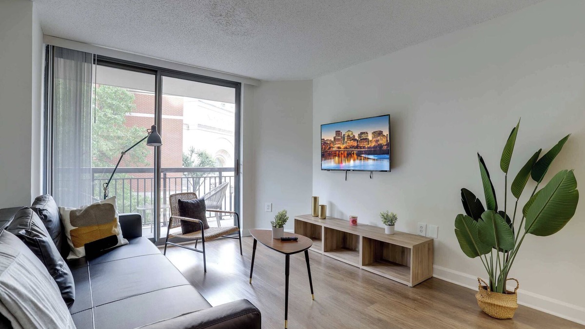 Pentagon City Apartment | Capitol Comfort, Stylish Stay