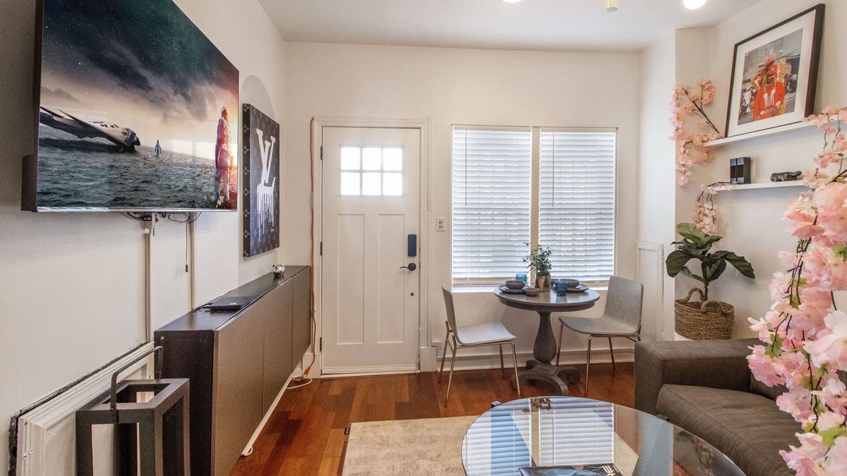 Northeast Apartment | Capitol Hill Modern 2BR with outdoor space