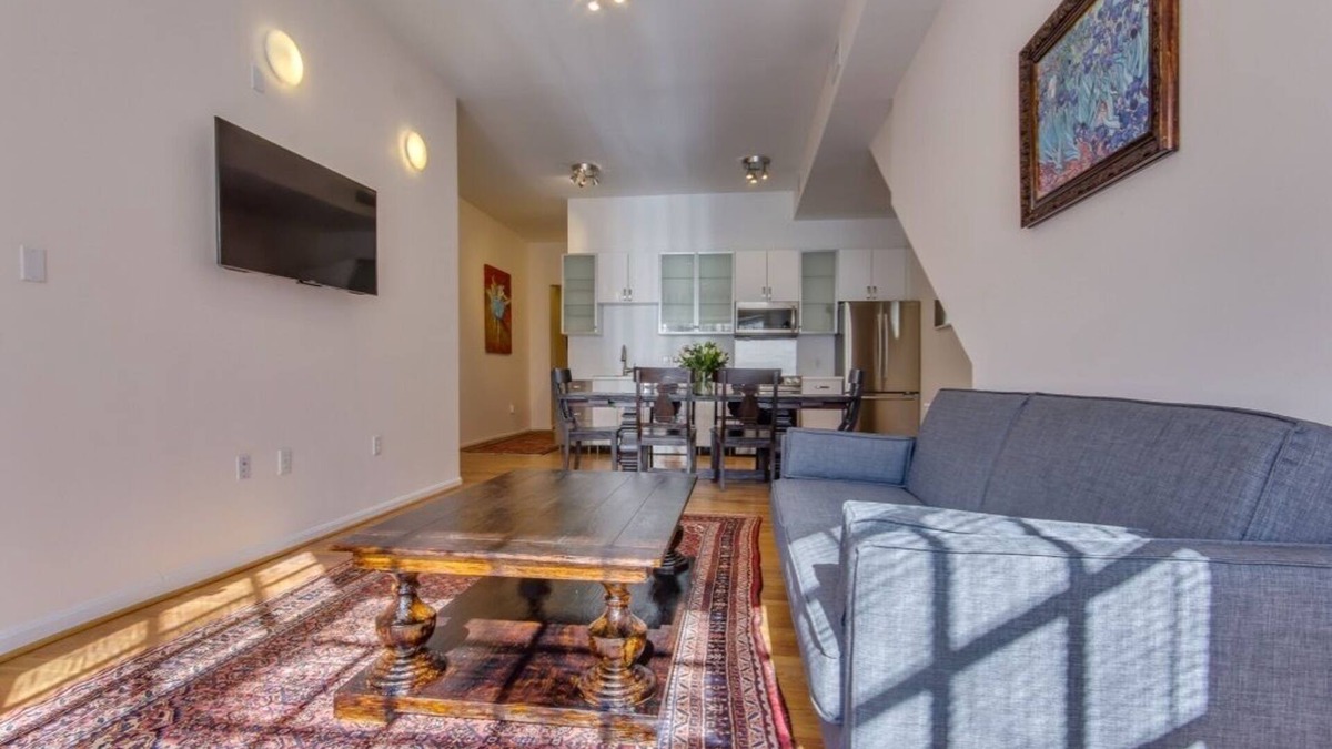 Barney Circle House | CAPITOL HILL MODERN HOUSE OF ARTS
