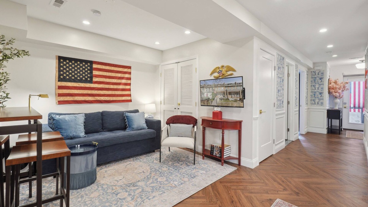 Kingman Park Apartment | Capitol Hill Retreat – Walk to Metro, Free Parking, Kid-Friendly + Full Kitchen