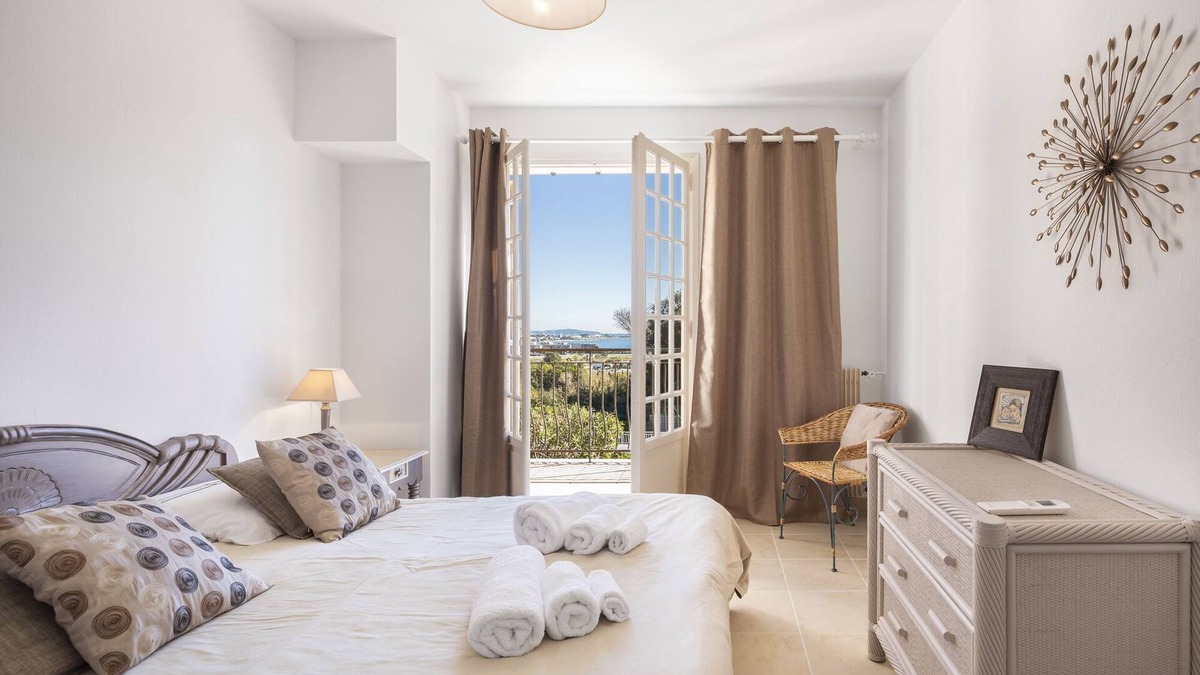 Bastide Giraud House | Capleouna- Saint-Andrieu.secure estate with janitor, swimming pool and tennis court.