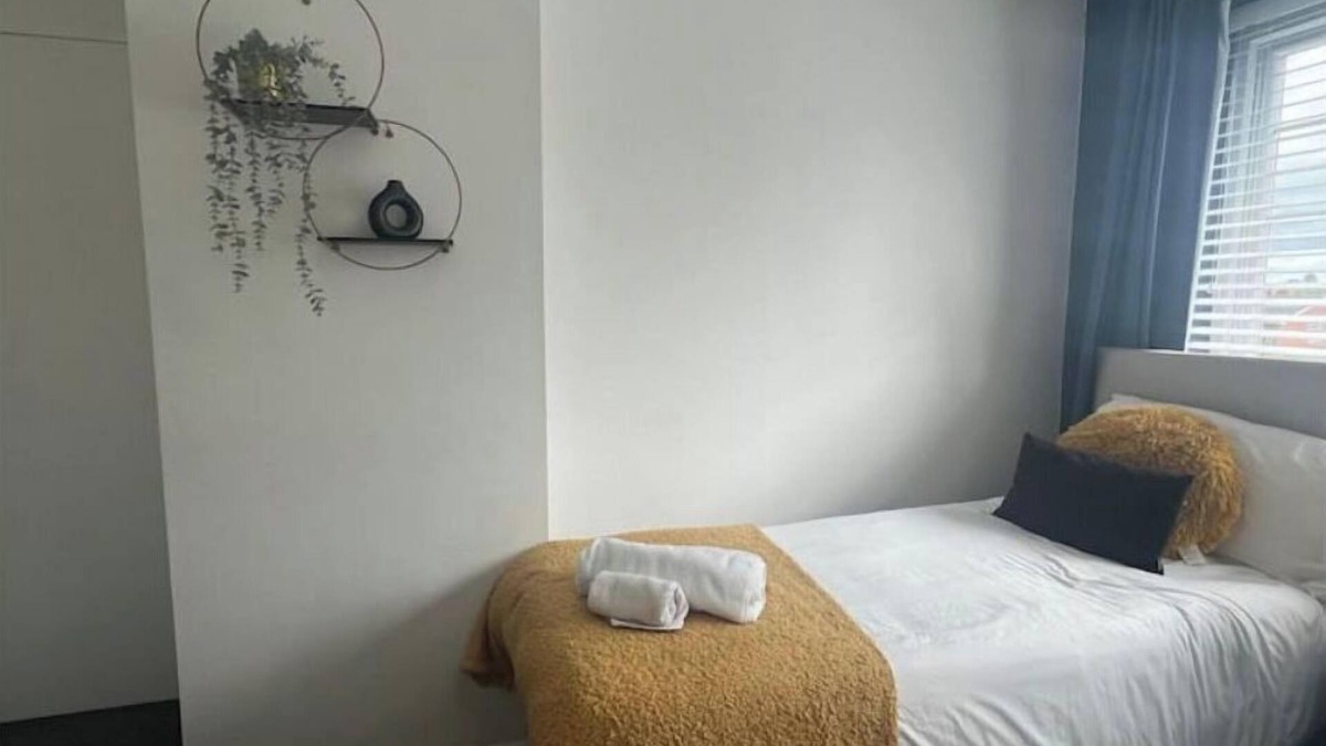 Loughborough Apartment | CAPRI 13 SA- 3 bedroom house close to Uni and M1/J23