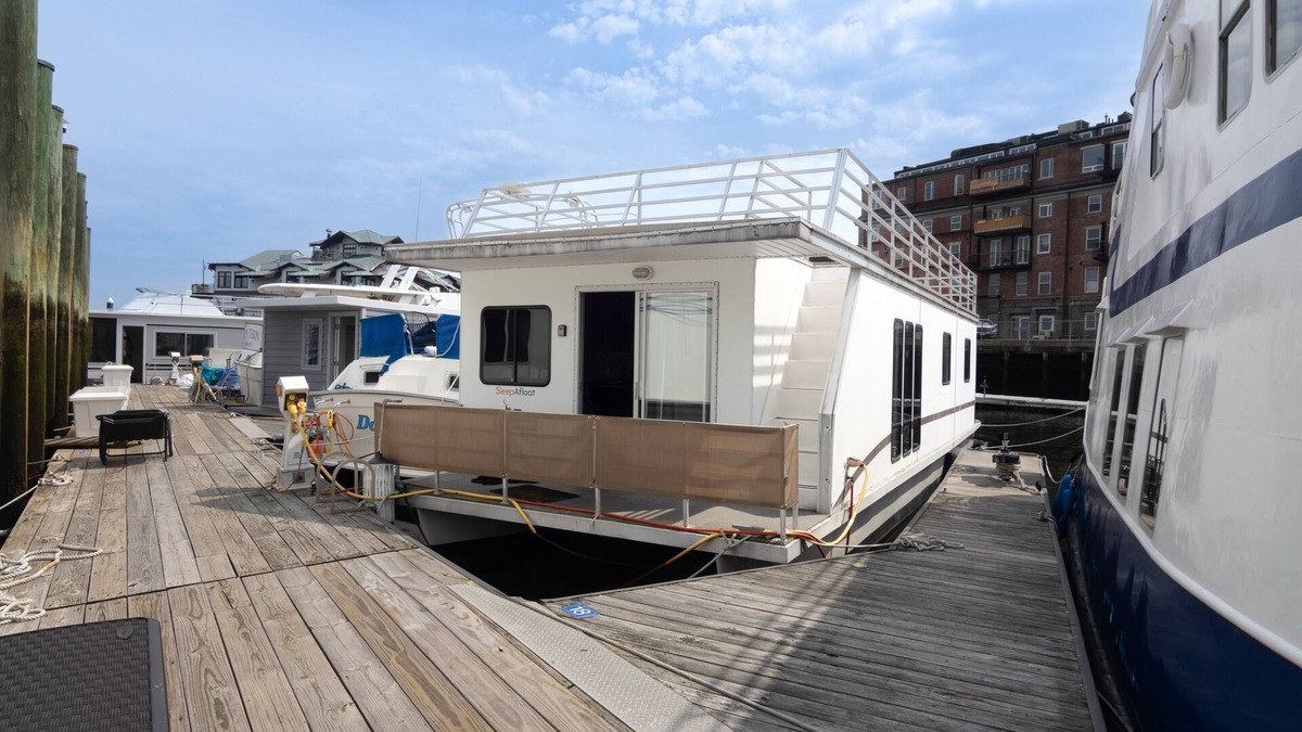 North End Boat Rental | Capricornus: Oceanside Vacation