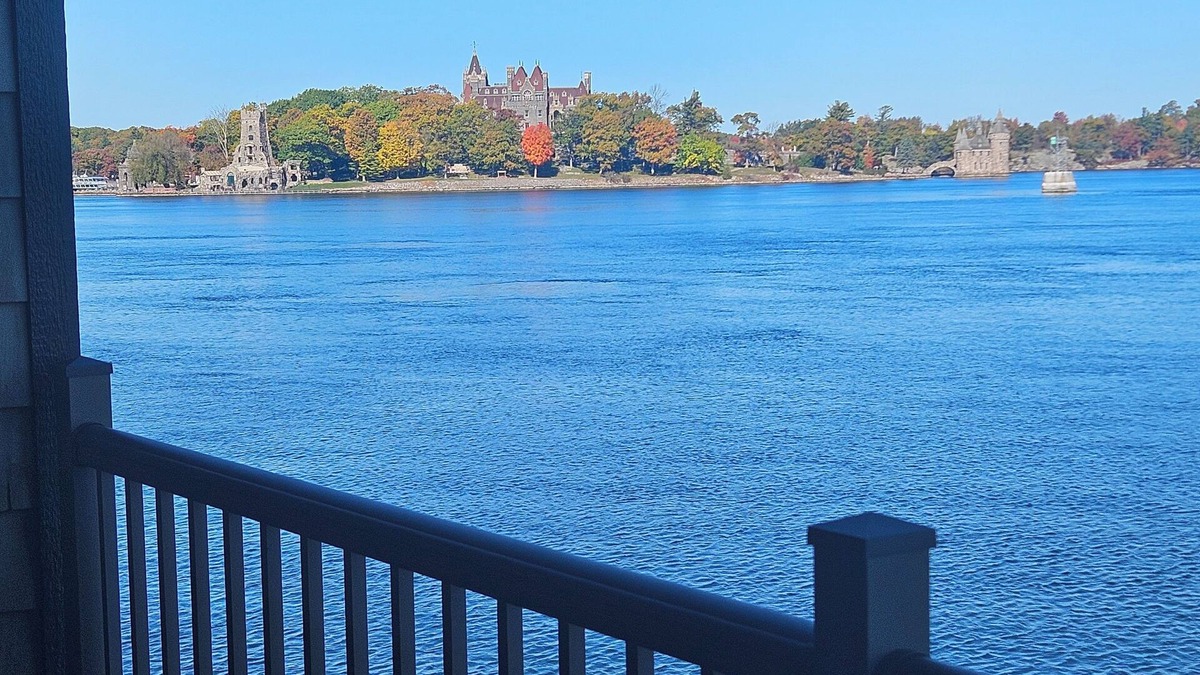 Alexandria Bay Hotel | Capt. Thomson's Resort