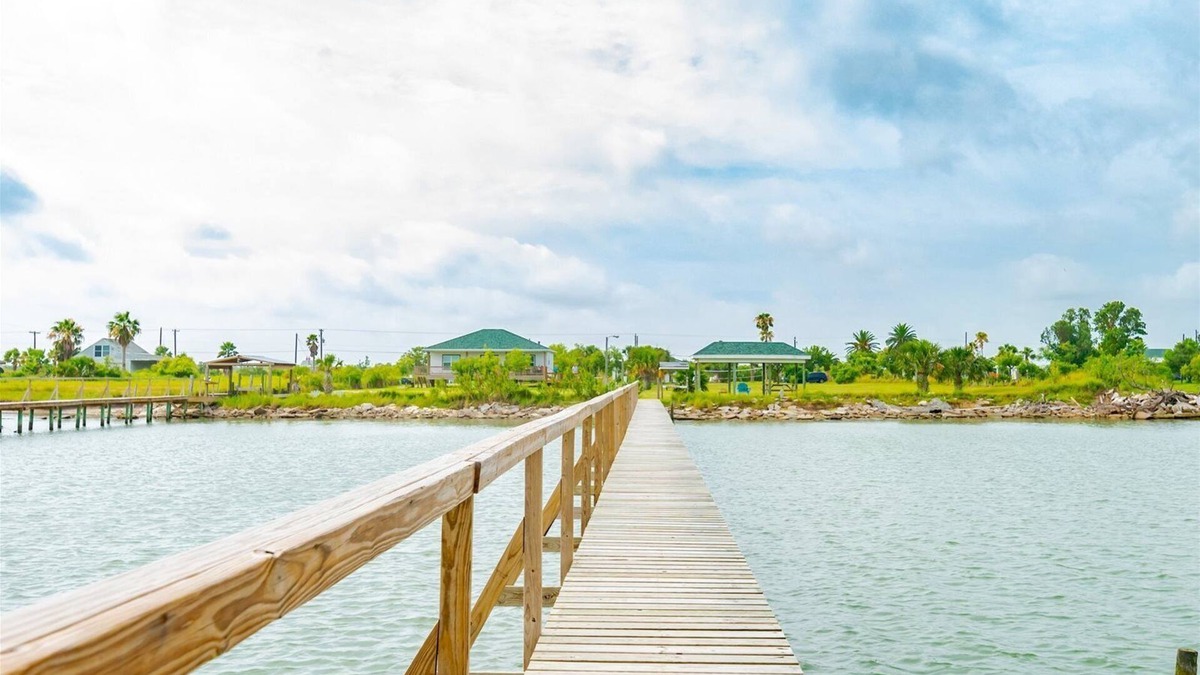 Rockport House | Captain Dave's | Private, Lighted Fishing Pier!
