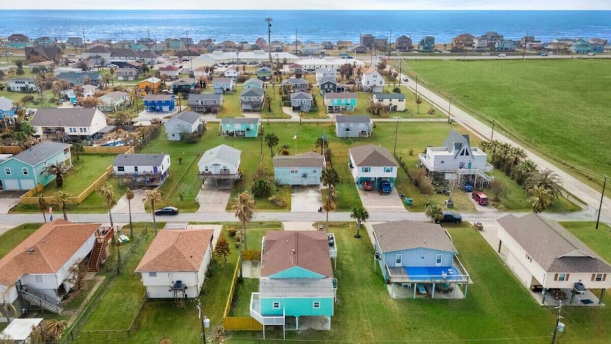 Jamaica Beach Apartment | Captain Hook - Spacious coastal haven, minutes from beach