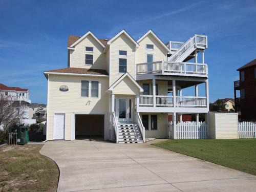 Whalehead Beach House | Captain's Fantasea 468