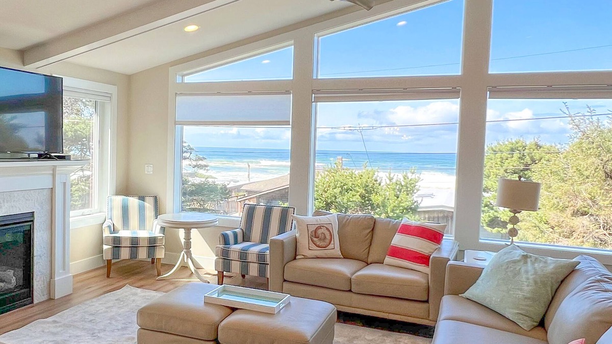 Arch Cape House | Captain's House ~ amazing ocean view, 2 min walk to beach, near Cannon Beach