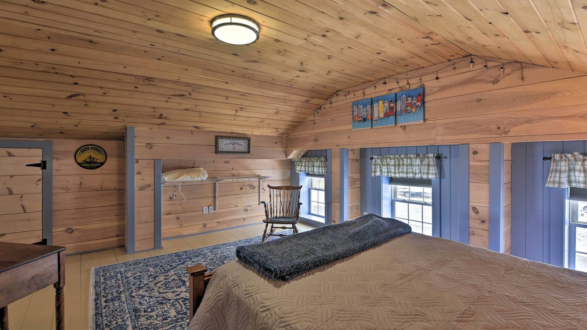 St. Albans Apartment | 'Captain's Quarters' at St Albans Bay Marina