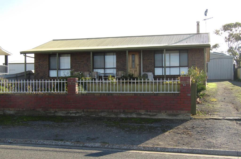 Para Wurlie House | Captain's Quarters