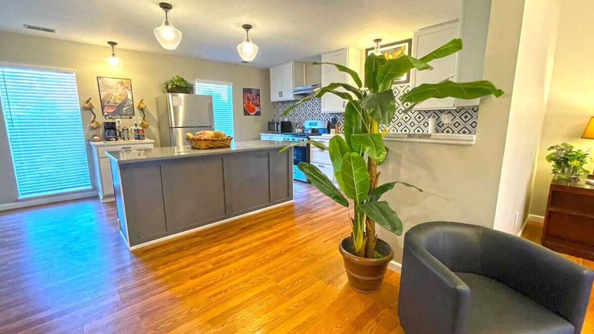 Fleming Condo | Captain's Quarters | One Bed Condo Waterfront on Ohio River