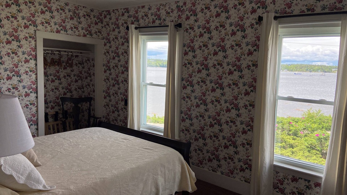 Phippsburg House | Captain's Quarters - Seaside Suite on Popham Beach!